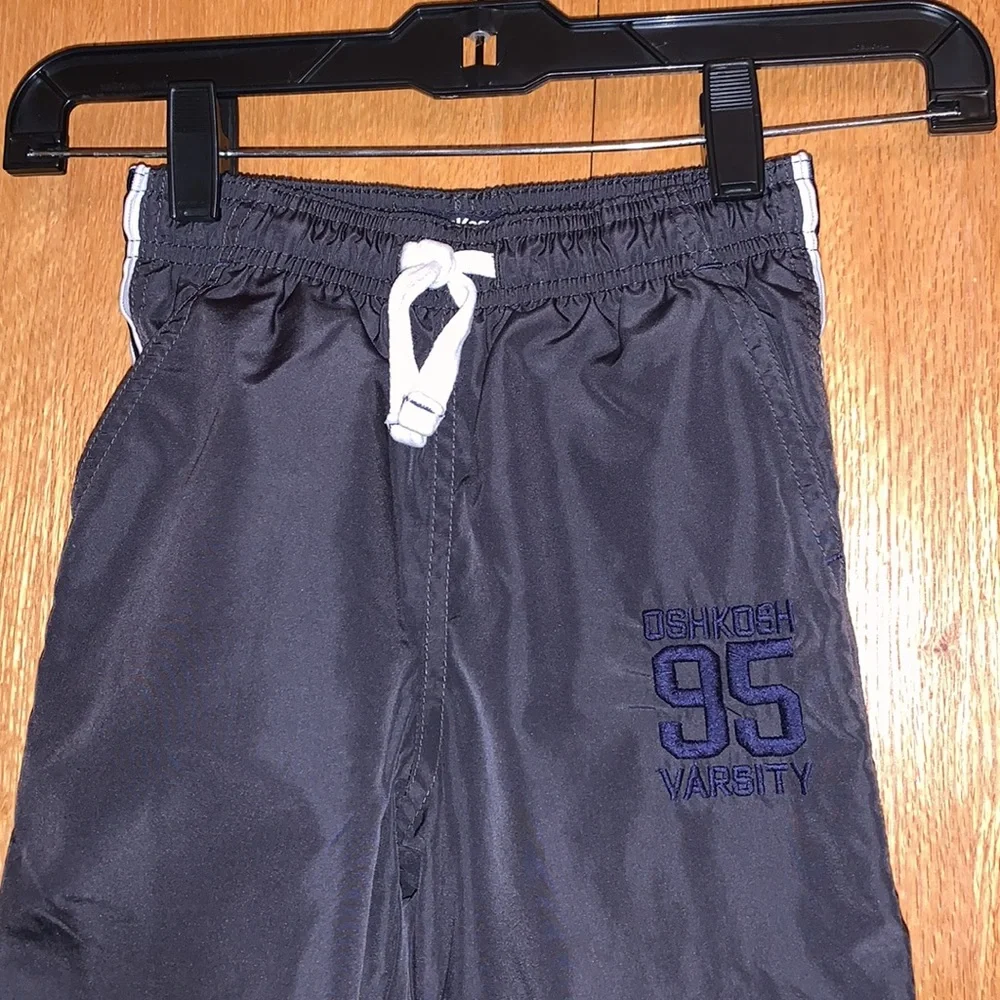 Oshkosh B’Gosh pull on warm up pants boy’s 5 side stripe gray lined zip ankle